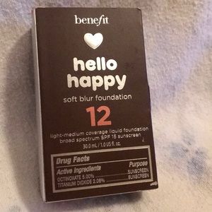 Hello Happy Soft Blur Foundation SPF 15